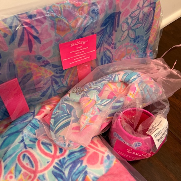 NIP Lilly Pulitzer Rainforest Retreat Sea Glass Aqua set - Picture 2 of 8